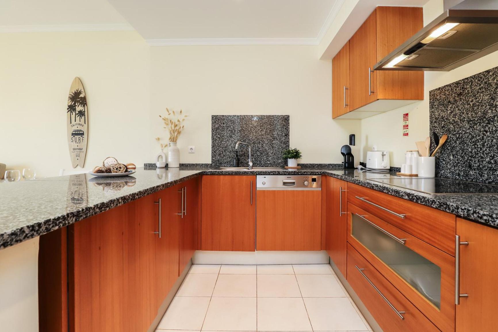 Апартаменты Charming Flat 10 Min Walk To Beach Албуфейра Экстерьер фото