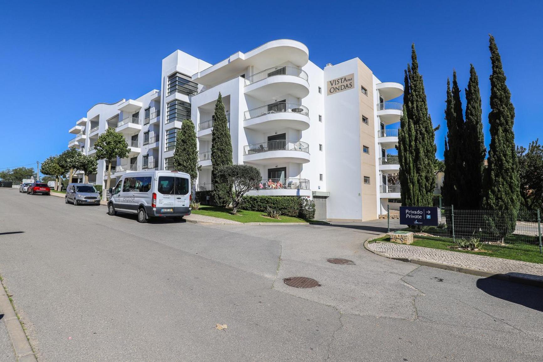 Апартаменты Charming Flat 10 Min Walk To Beach Албуфейра Экстерьер фото